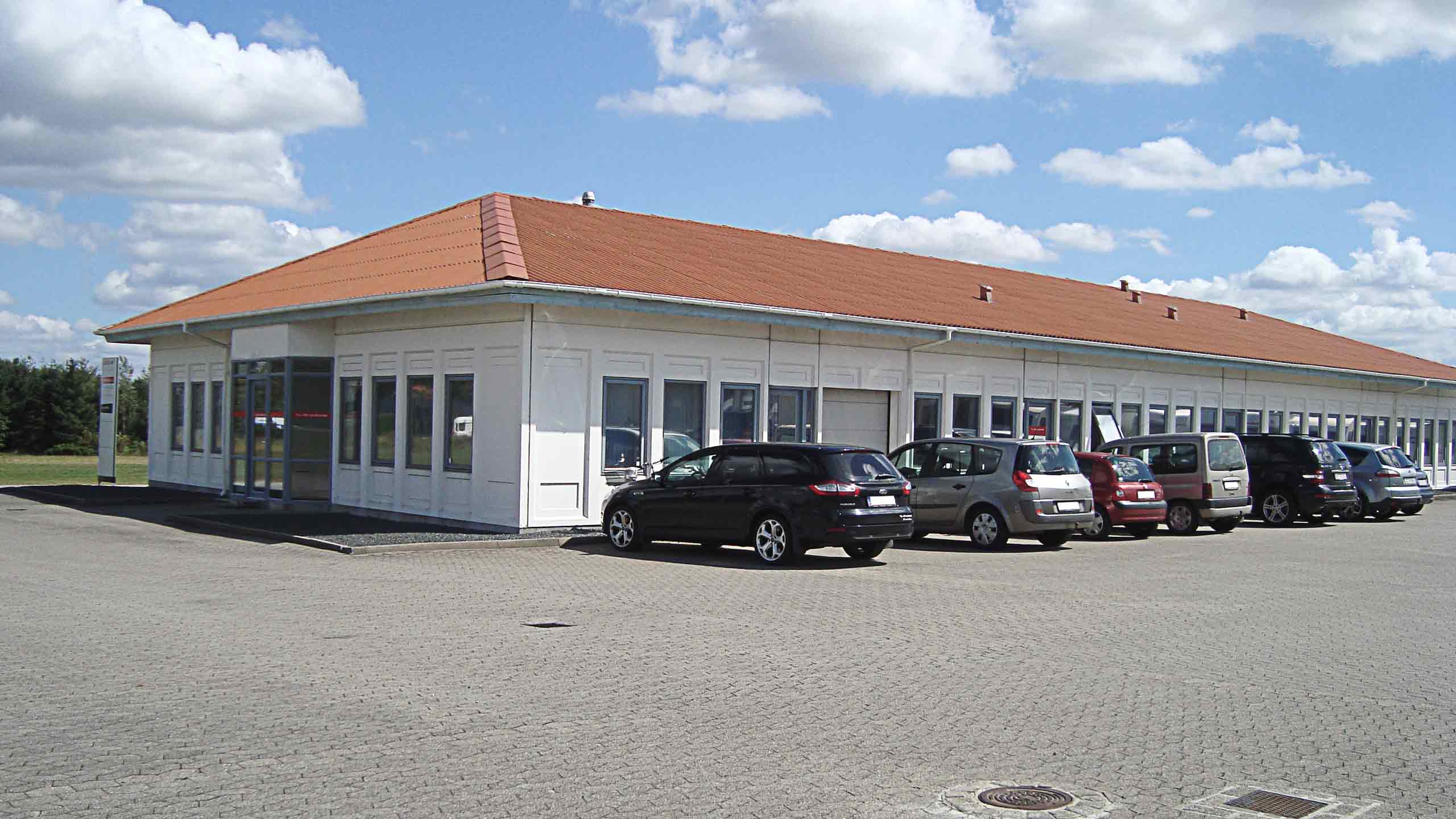 Das Unternehmensgebäude vom Standort Aulum in Dänemark.